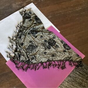 Elegant vintage gold black tassels wrap